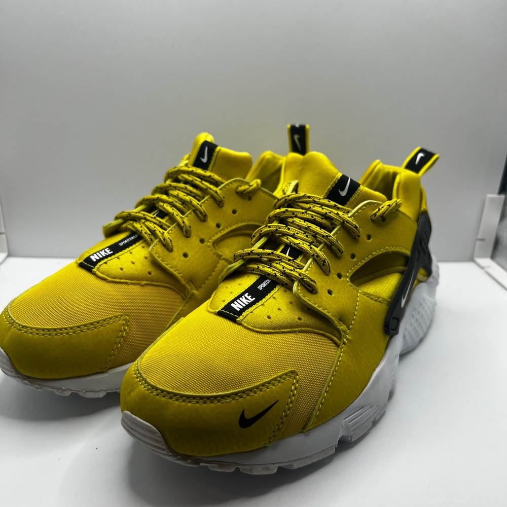Nike Huarache (GS) SZ 5.5Y/ 7W